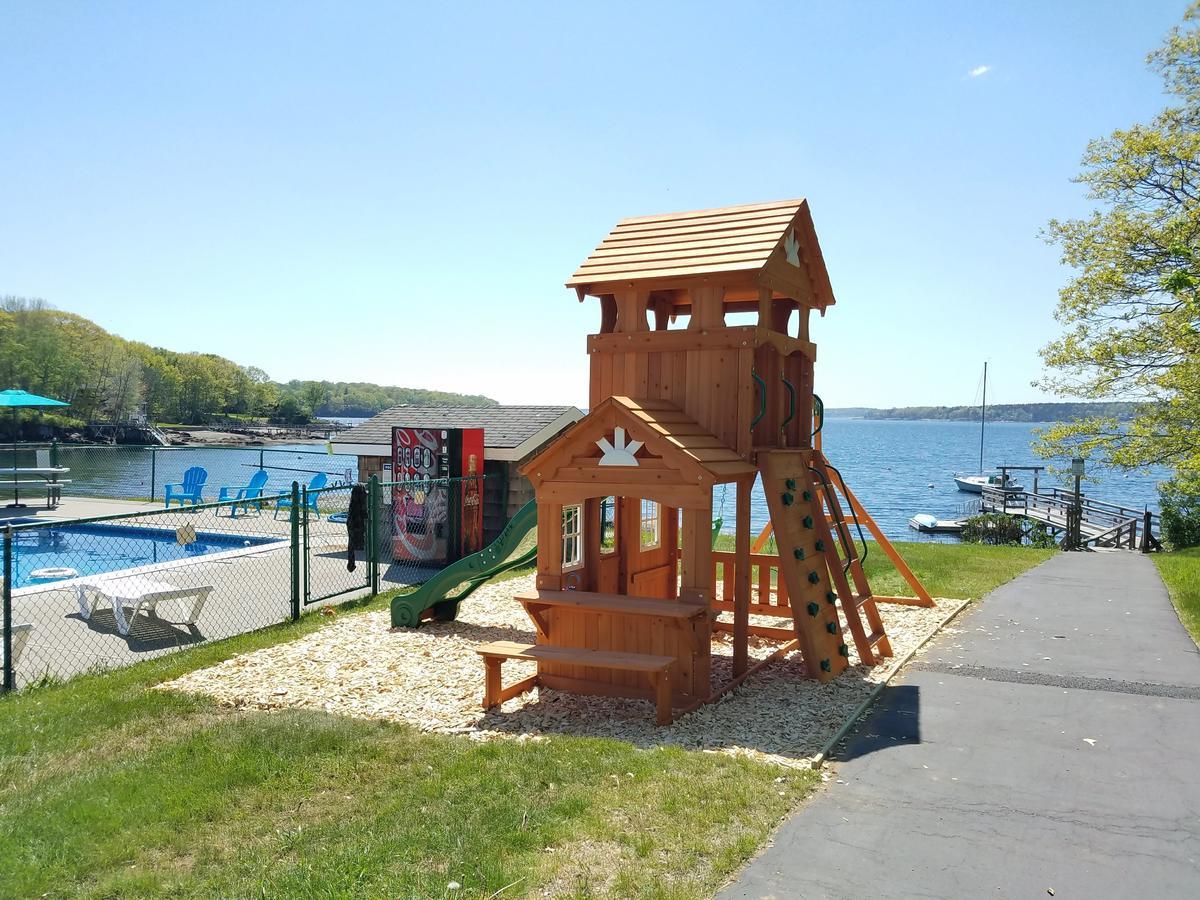 Smugglers Cove Inn Dayville Eksteriør billede
