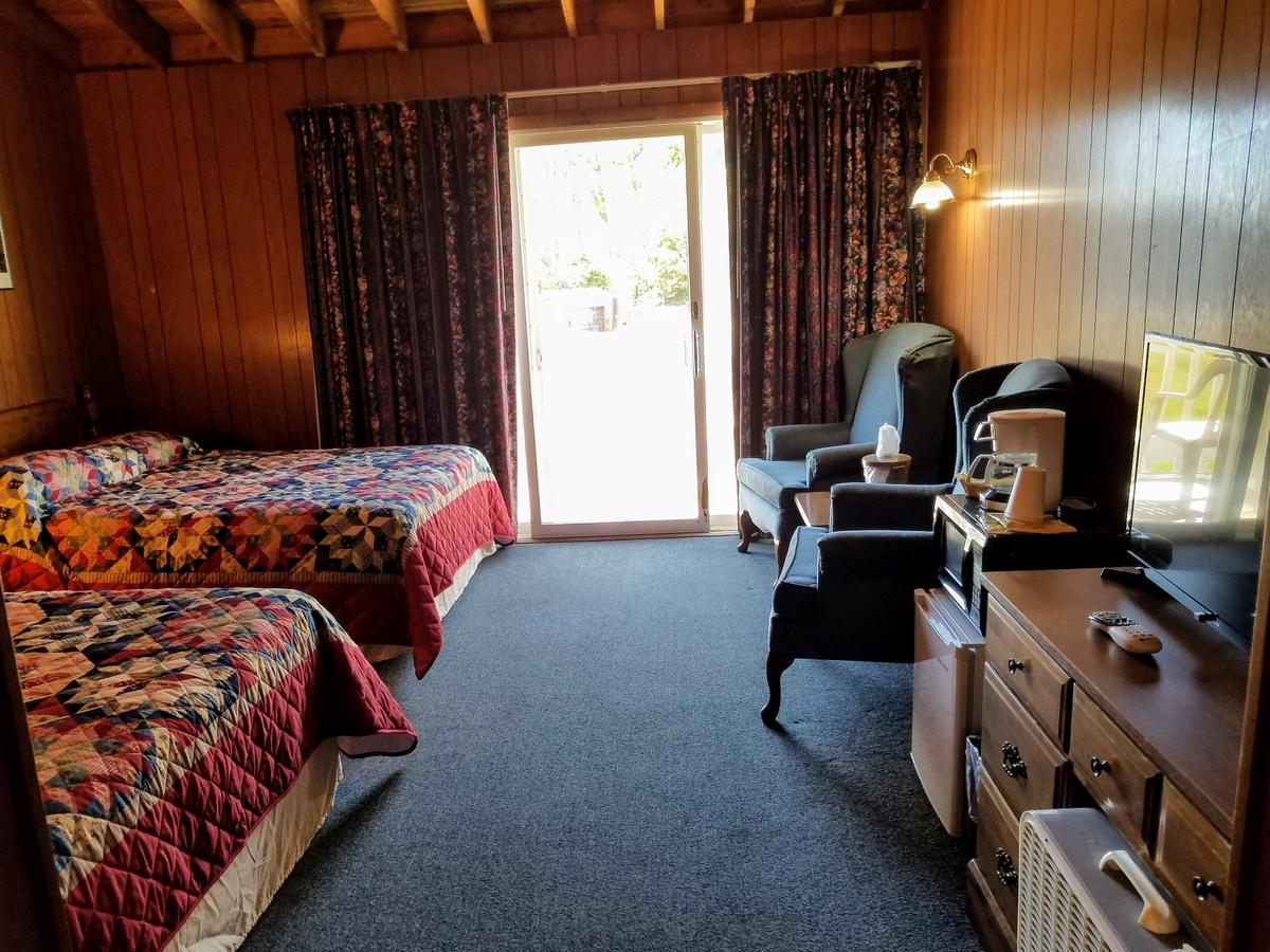 Smugglers Cove Inn Dayville Eksteriør billede