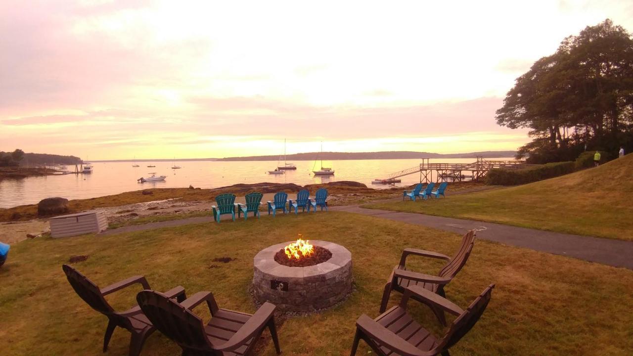 Smugglers Cove Inn Dayville Eksteriør billede